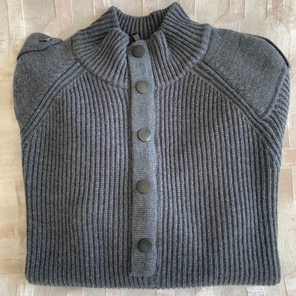 Banana Republic Men’s Gray Military-style Sweater